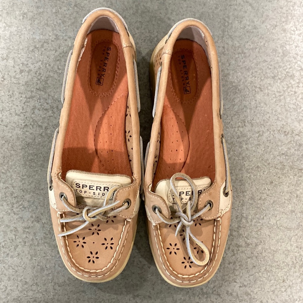 Sperry Top-Sider beige flats with eyelets